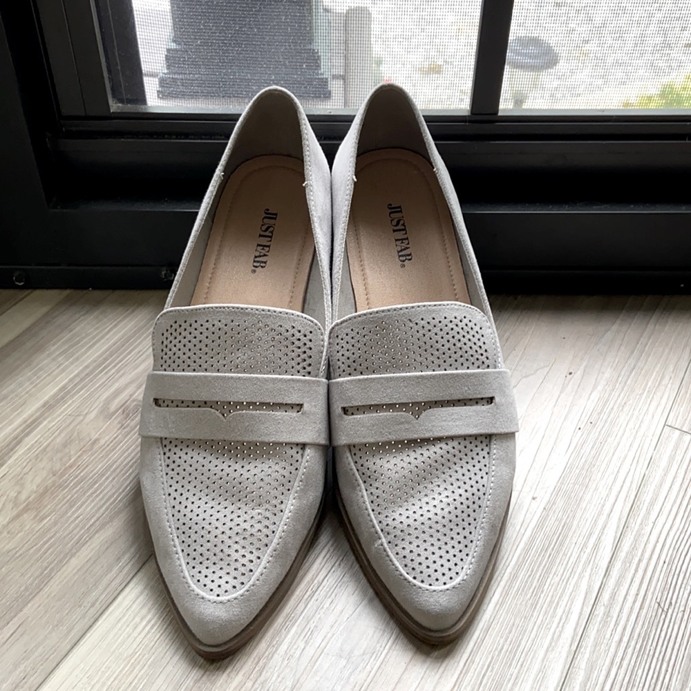Jourdan Pointed Toe Flat